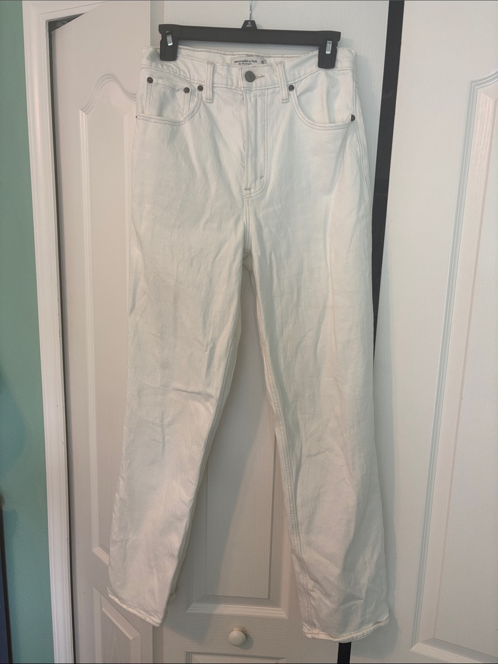 Abercrombie & Fitch Men's Off-White Straight Jeans